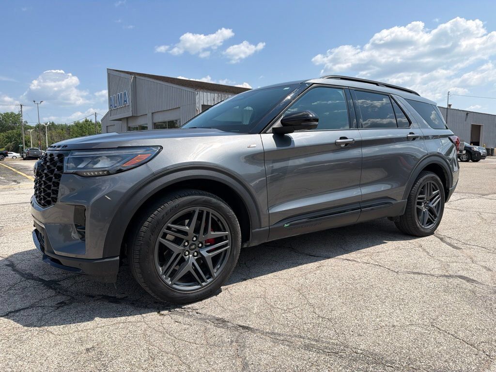 2025 FORD Explorer