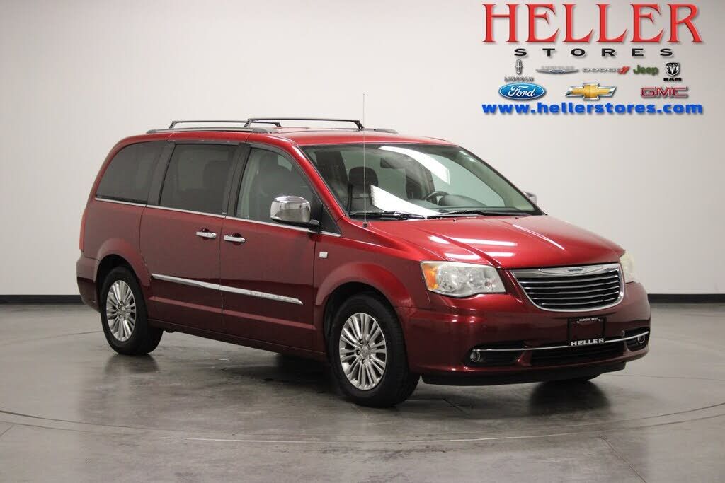 2014 CHRYSLER Town and Country