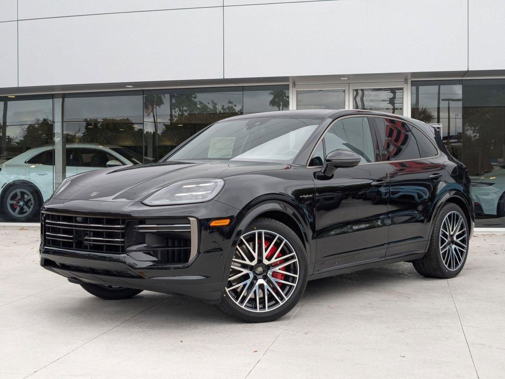 2025 PORSCHE Cayenne