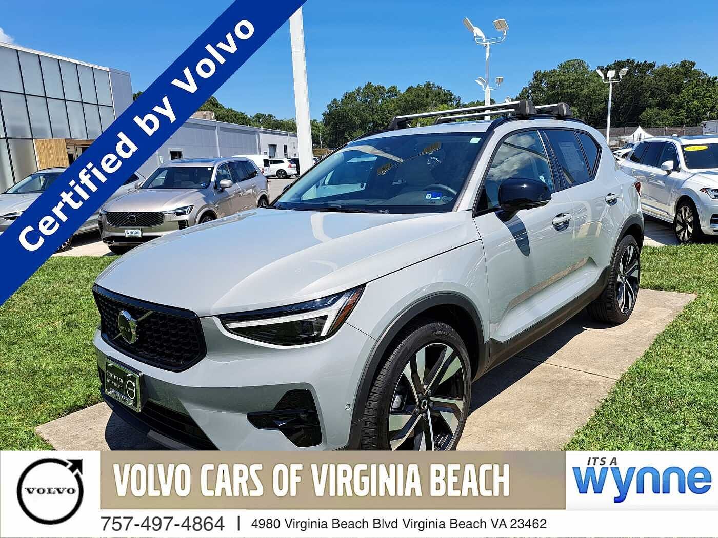 2024 VOLVO XC40