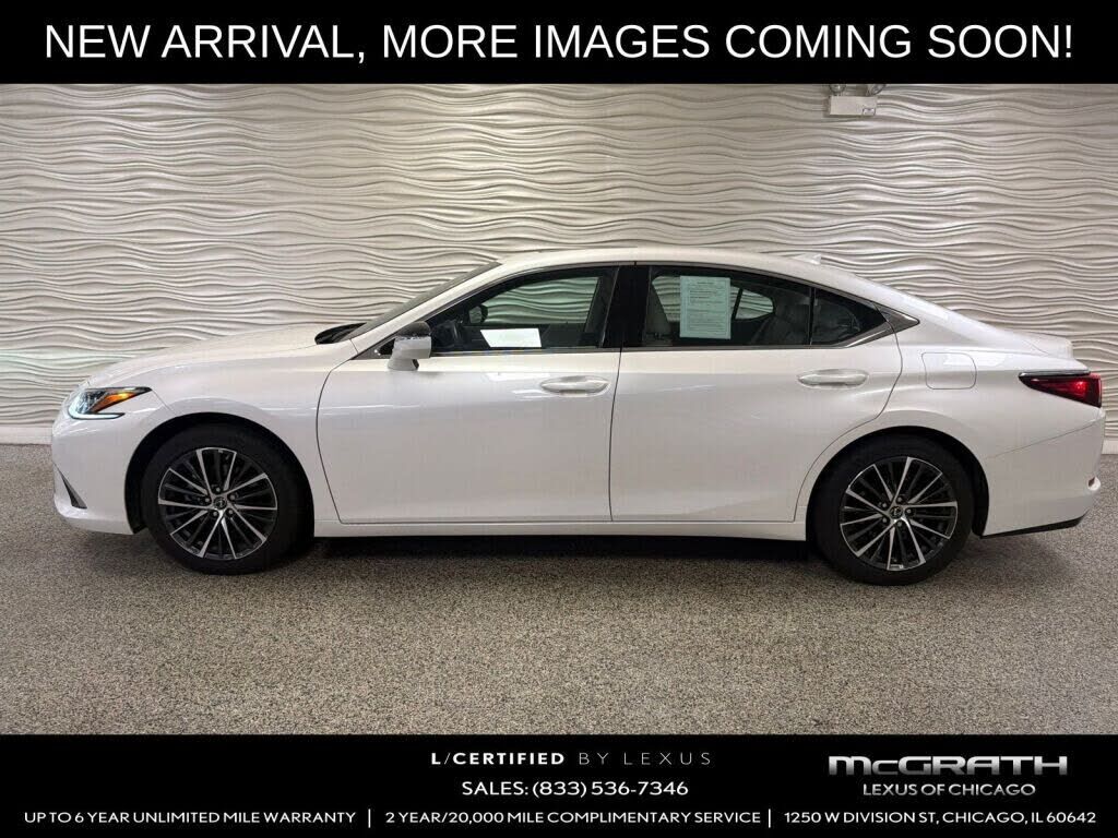 2025 LEXUS ES