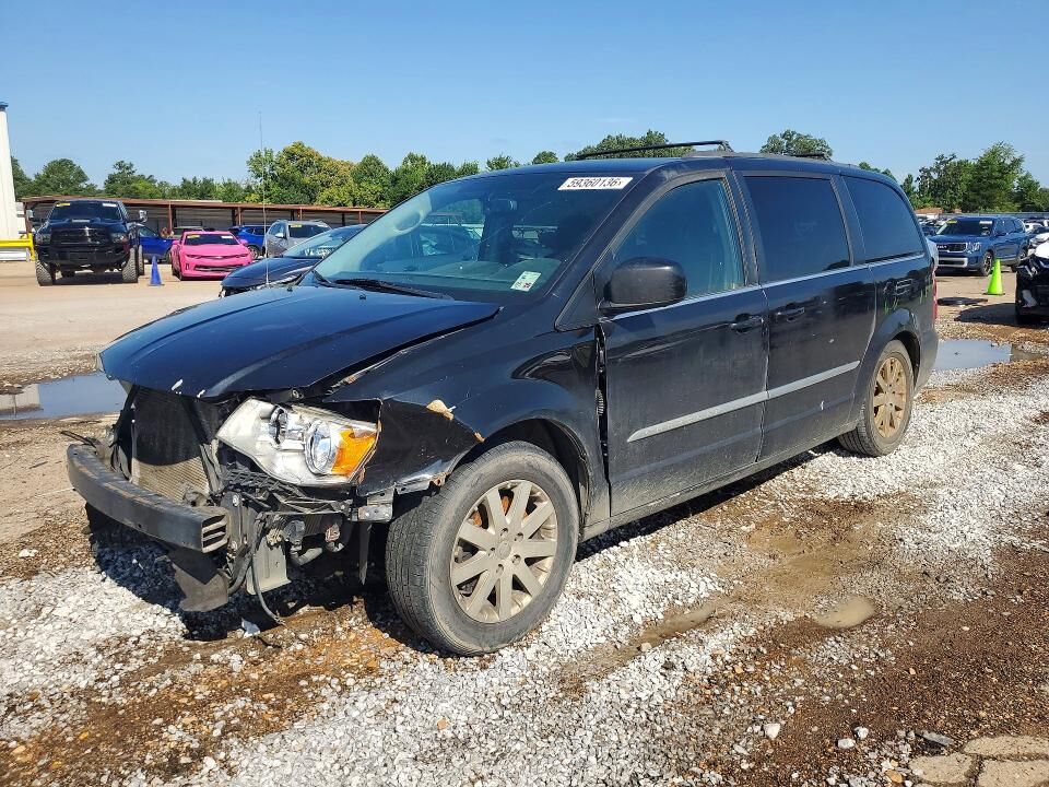 2016 CHRYSLER Town and Country