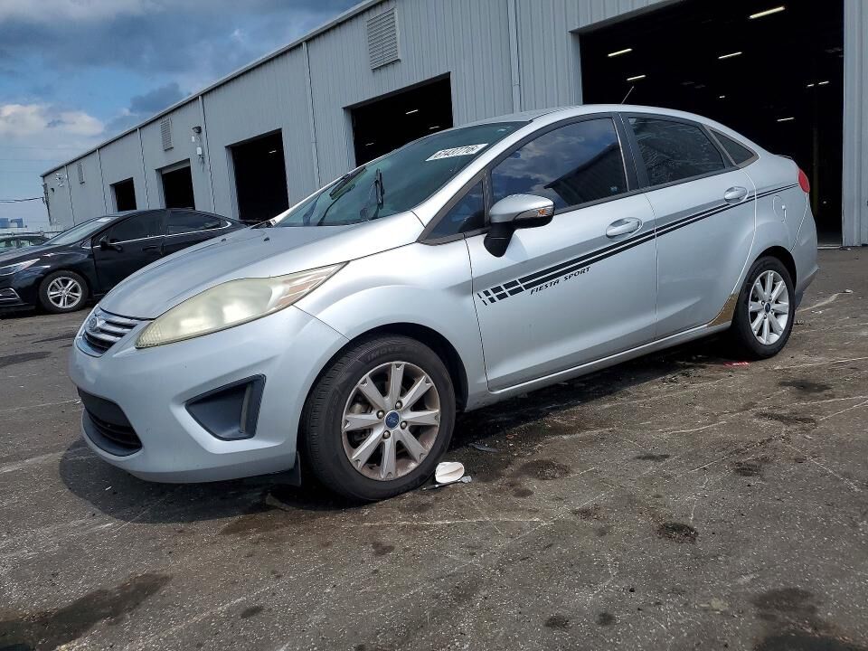2013 FORD Fiesta