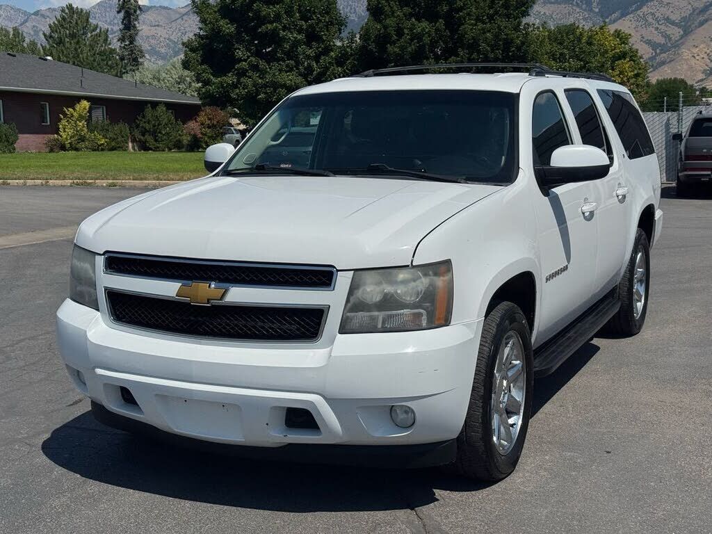 2013 CHEVROLET Suburban