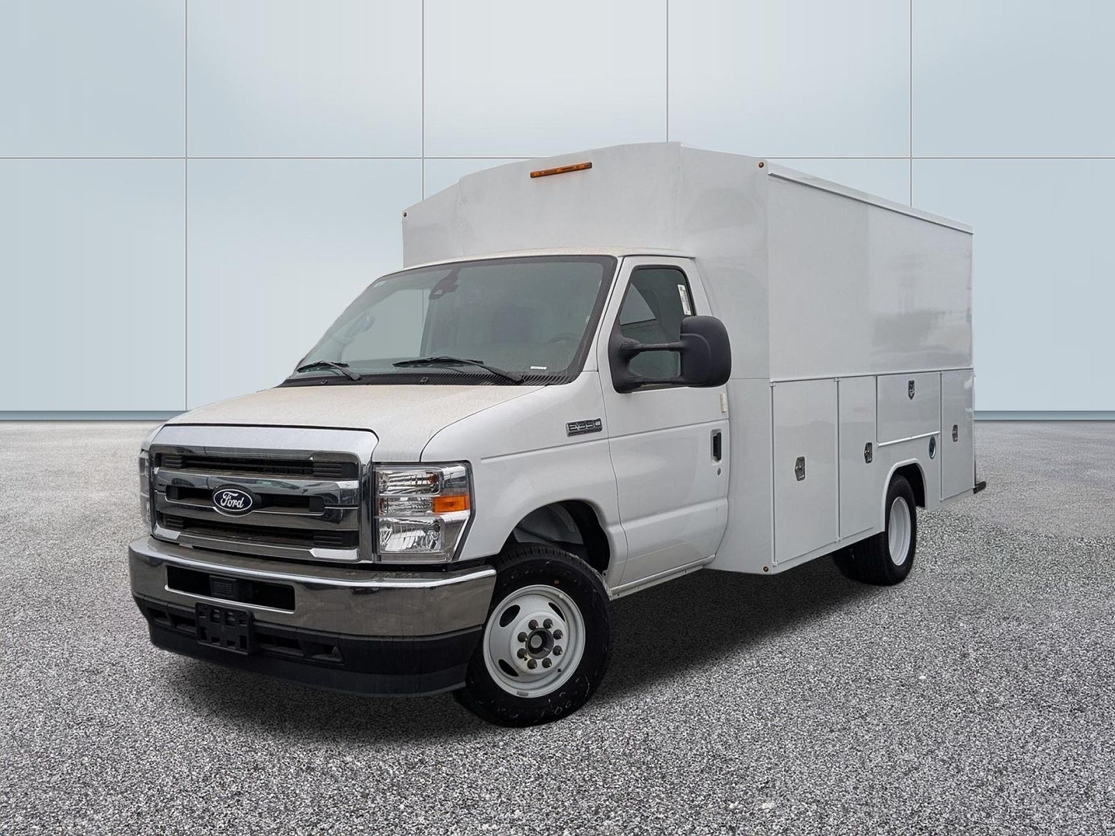 2026 FORD E-350