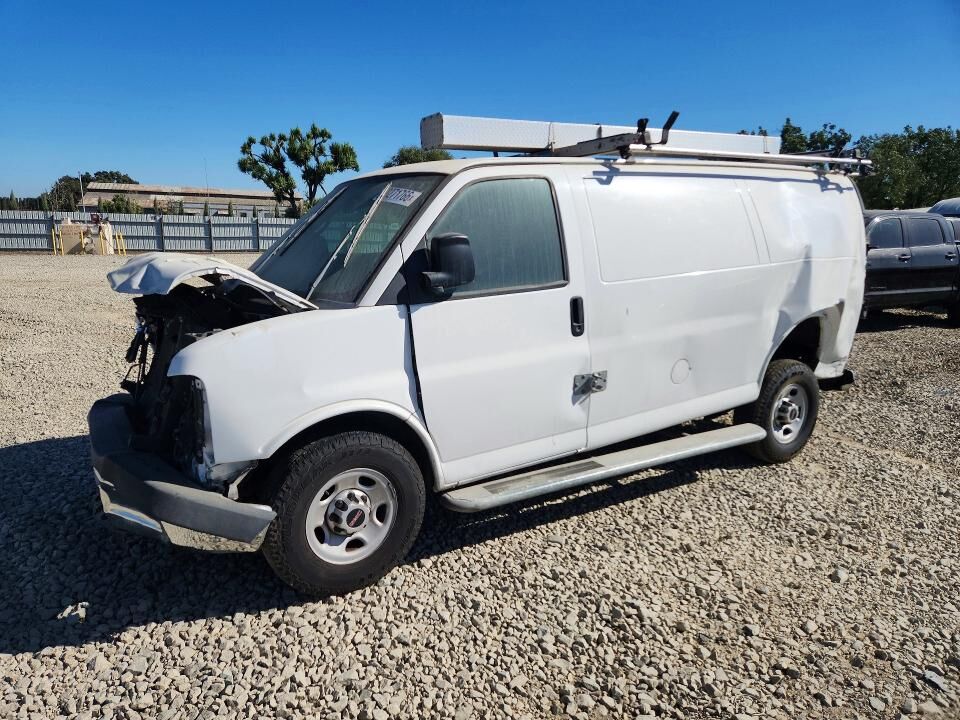 2015 GMC Savana