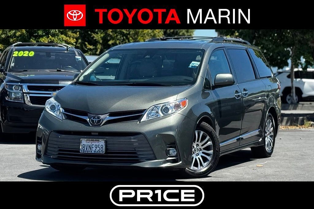 2018 TOYOTA Sienna