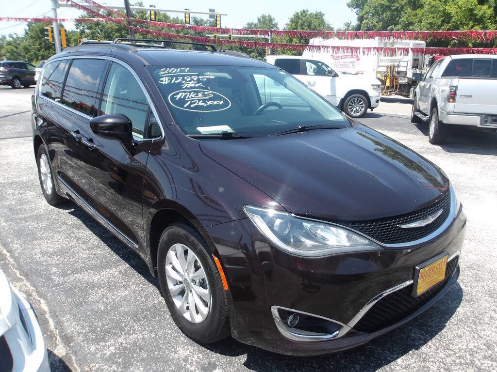 2017 CHRYSLER Pacifica