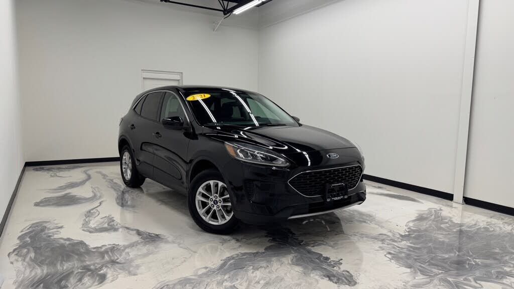 2021 FORD Escape