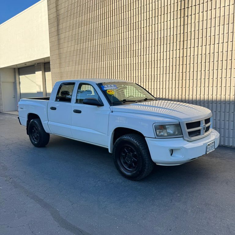 2011 DODGE Dakota