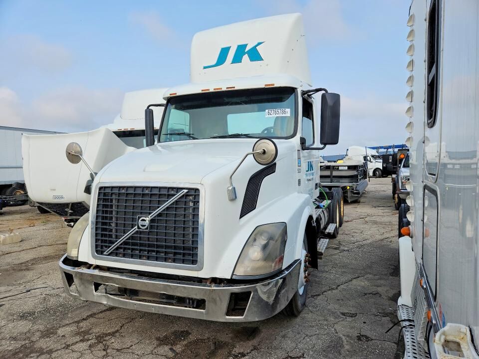 2012 VOLVO TRUCK VNL