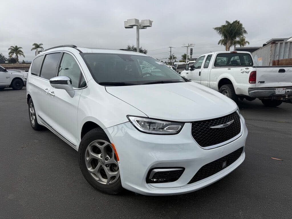 2022 CHRYSLER Pacifica