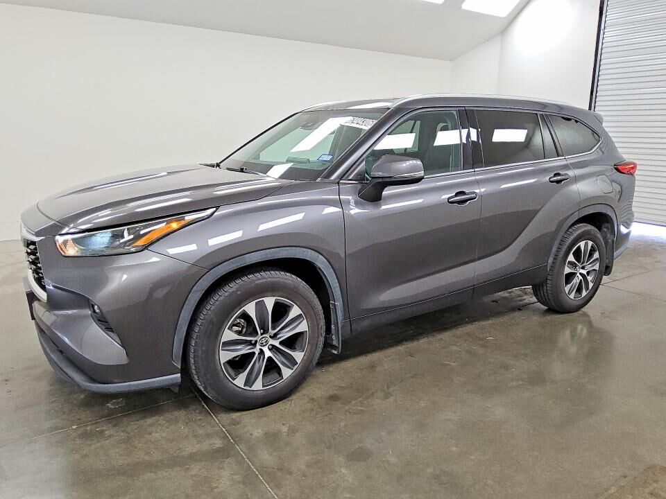 2022 TOYOTA Highlander