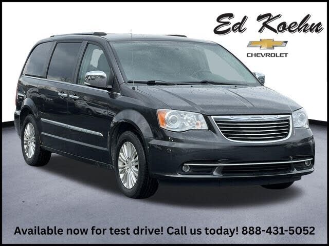 2012 CHRYSLER Town and Country