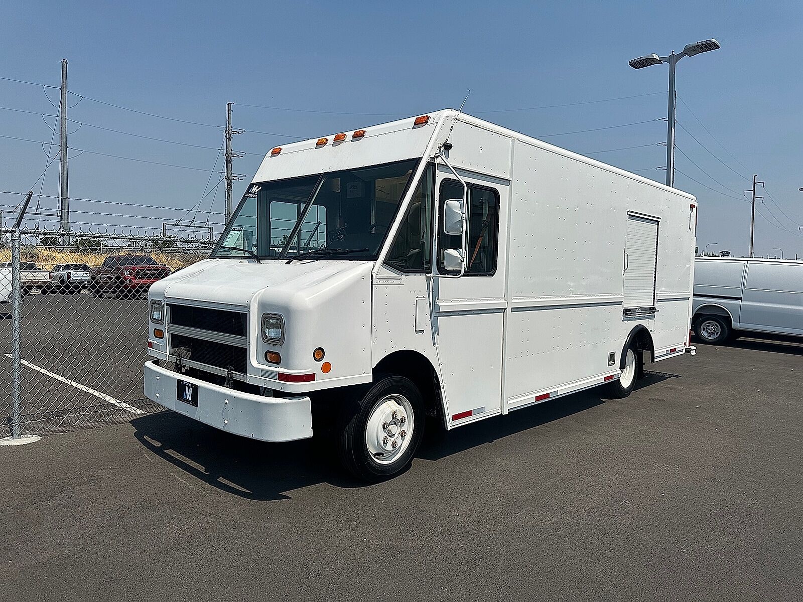 2004 FREIGHTLINER MT 45 Chassis