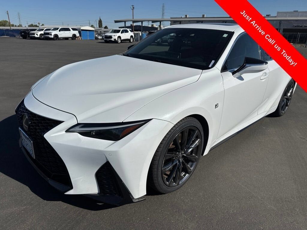 2022 LEXUS IS