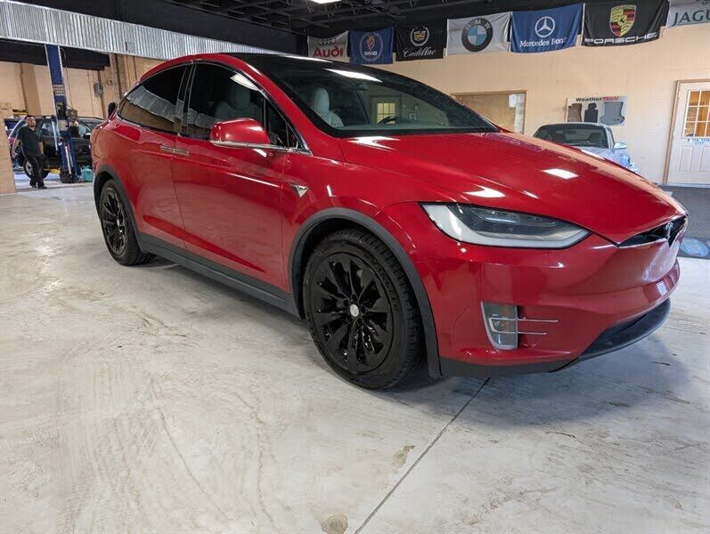 2021 TESLA Model X