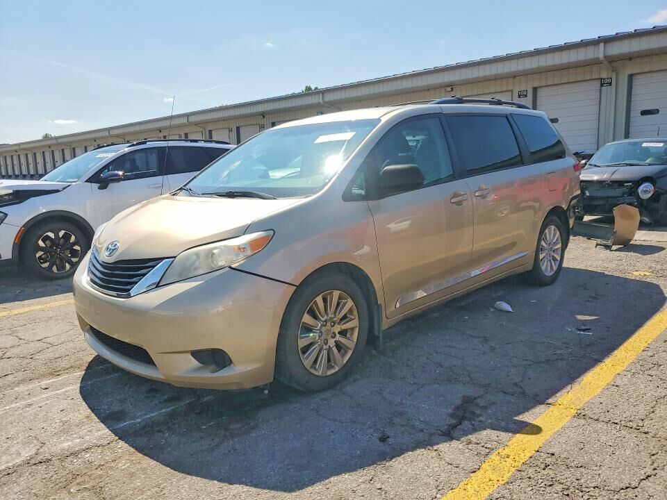 2013 TOYOTA Sienna
