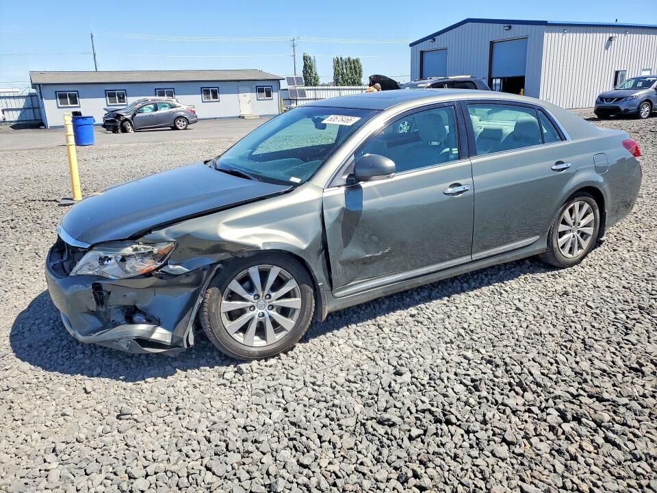 2012 TOYOTA Avalon