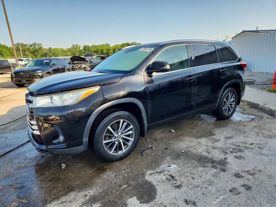 2017 TOYOTA Highlander