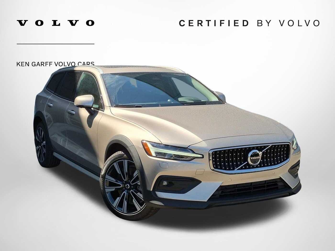 2026 VOLVO V60CC