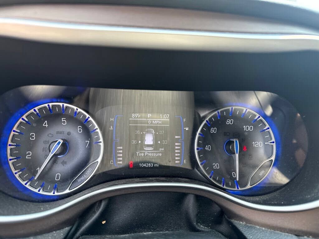 2021 CHRYSLER Voyager