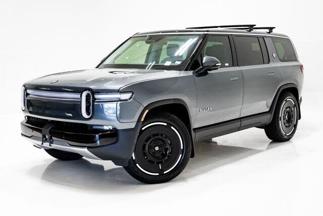 2025 RIVIAN R1S
