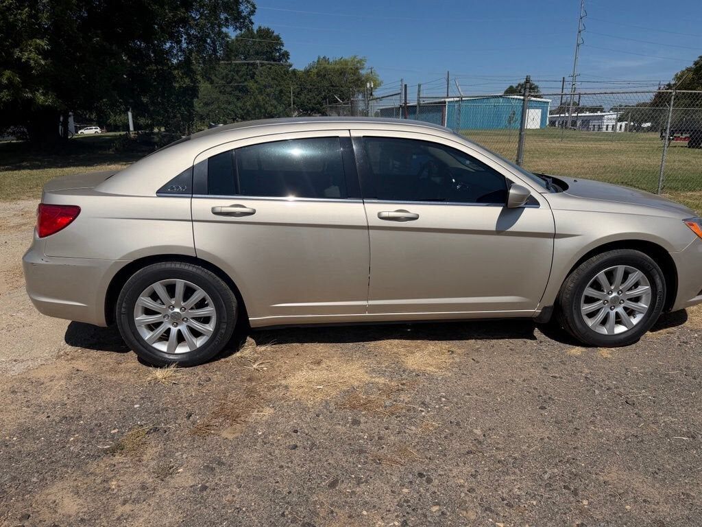 2013 CHRYSLER 200