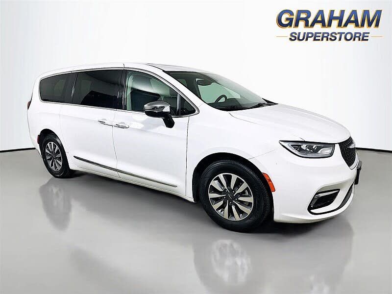 2023 CHRYSLER Pacifica