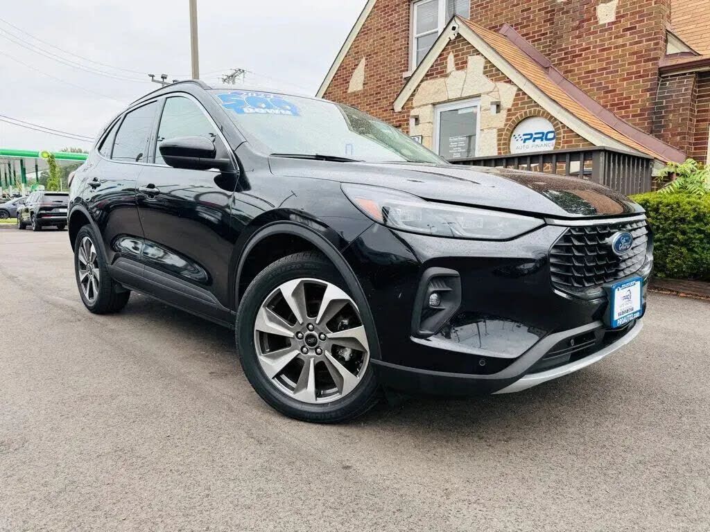 2024 FORD Escape