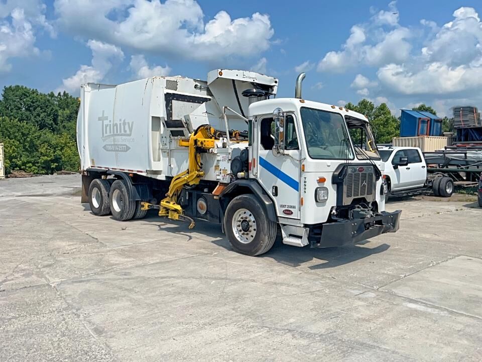 2022 PETERBILT 520