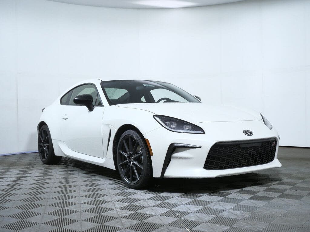 2025 TOYOTA GR86