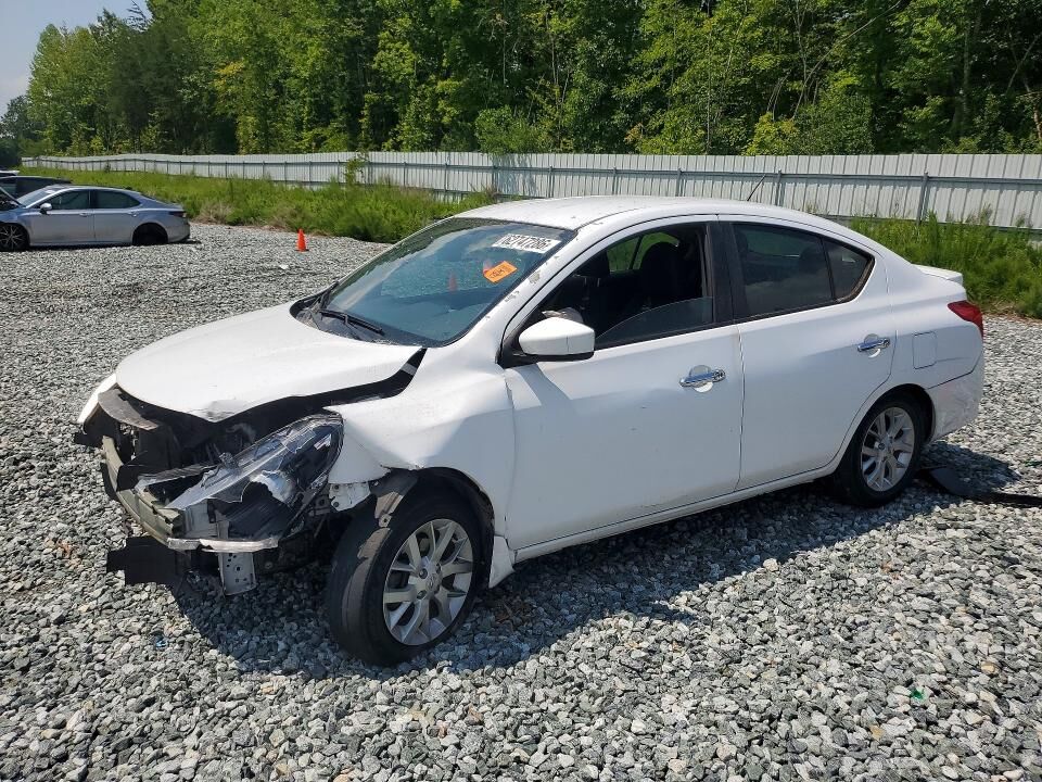 2018 NISSAN Versa