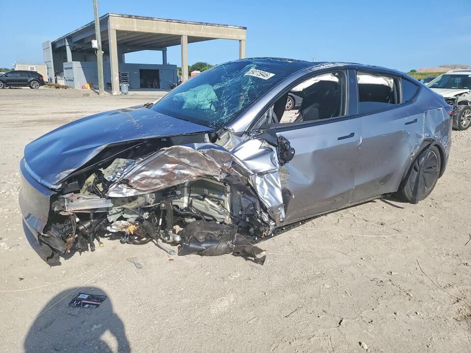 2026 TESLA Model Y