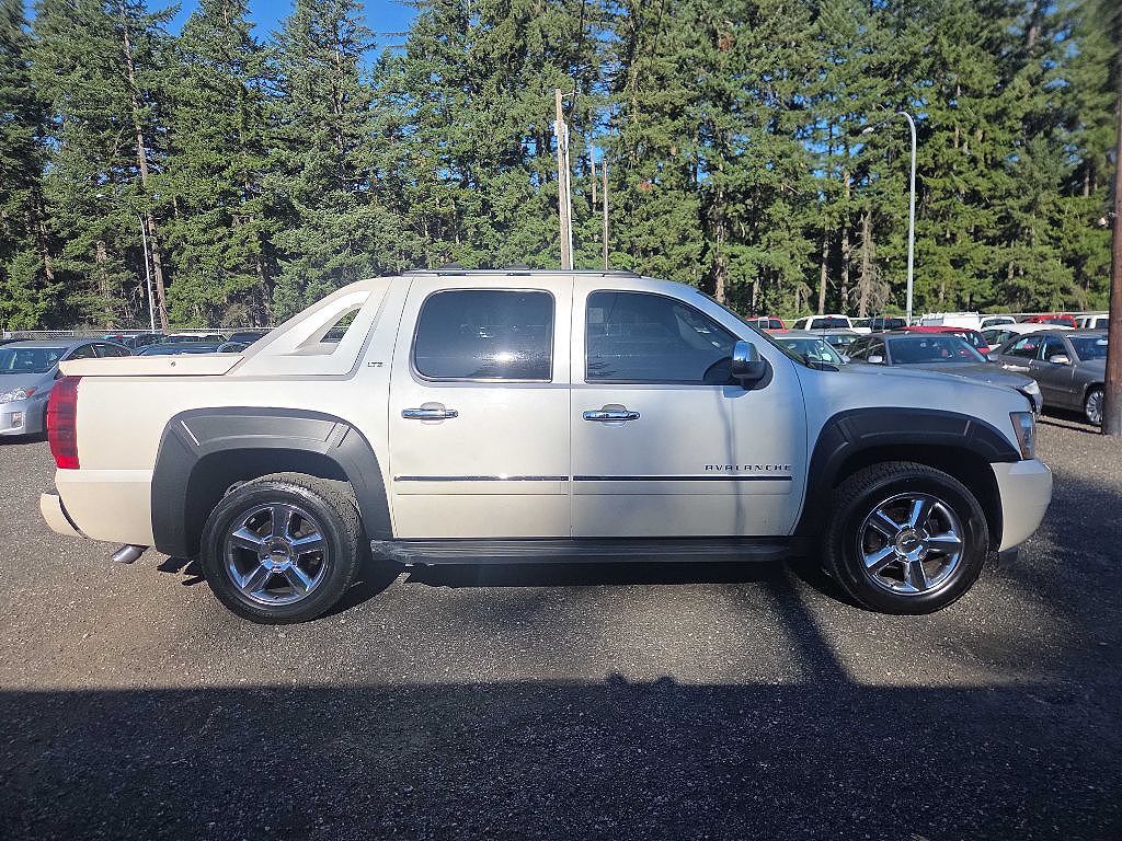 2011 CHEVROLET Avalanche