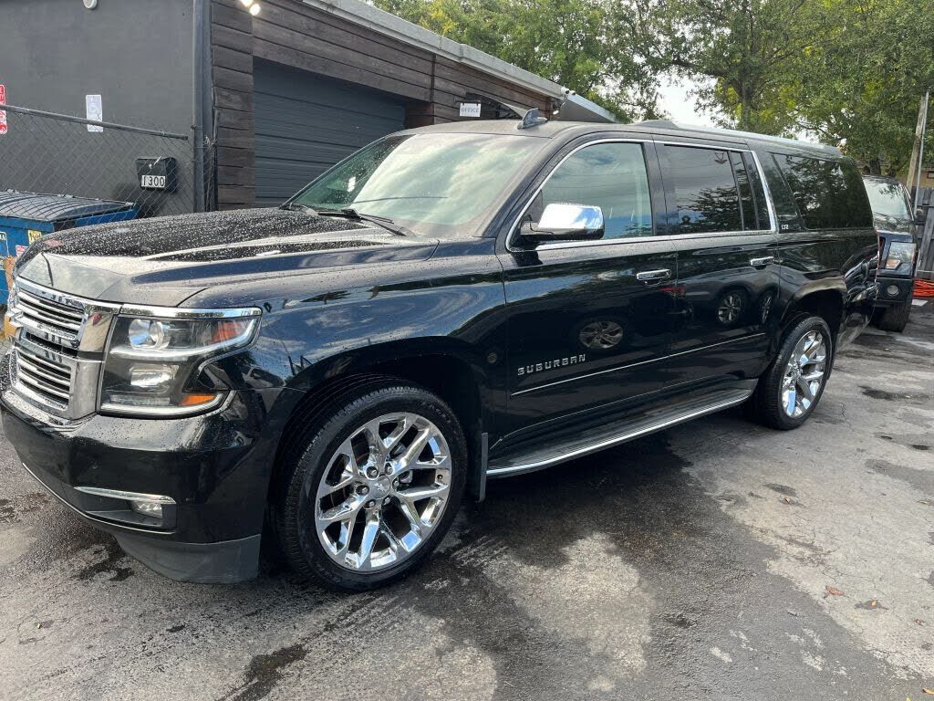 2016 CHEVROLET Suburban