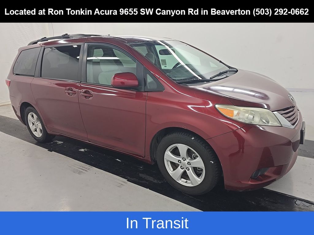 2017 TOYOTA Sienna