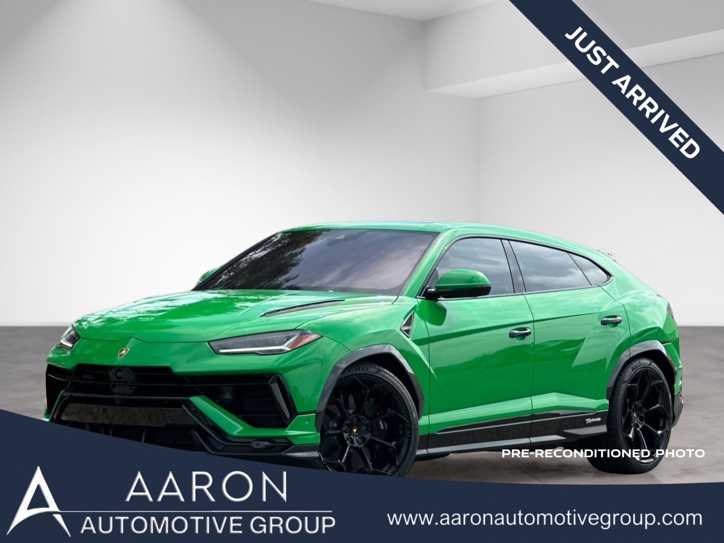 2024 LAMBORGHINI URUS