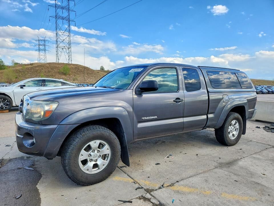 2011 TOYOTA Tacoma