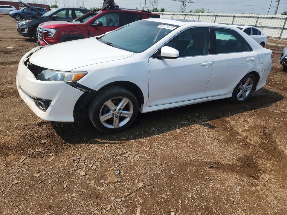 2013 TOYOTA Camry