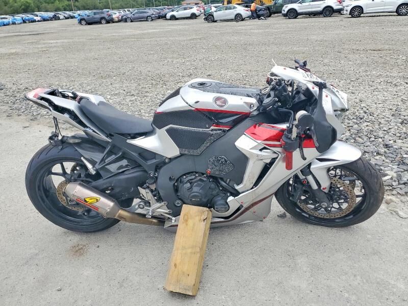 2017 HONDA CB