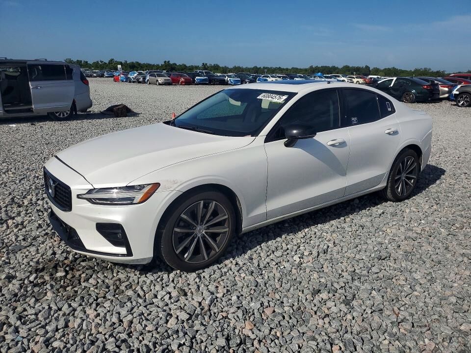 2021 VOLVO S60