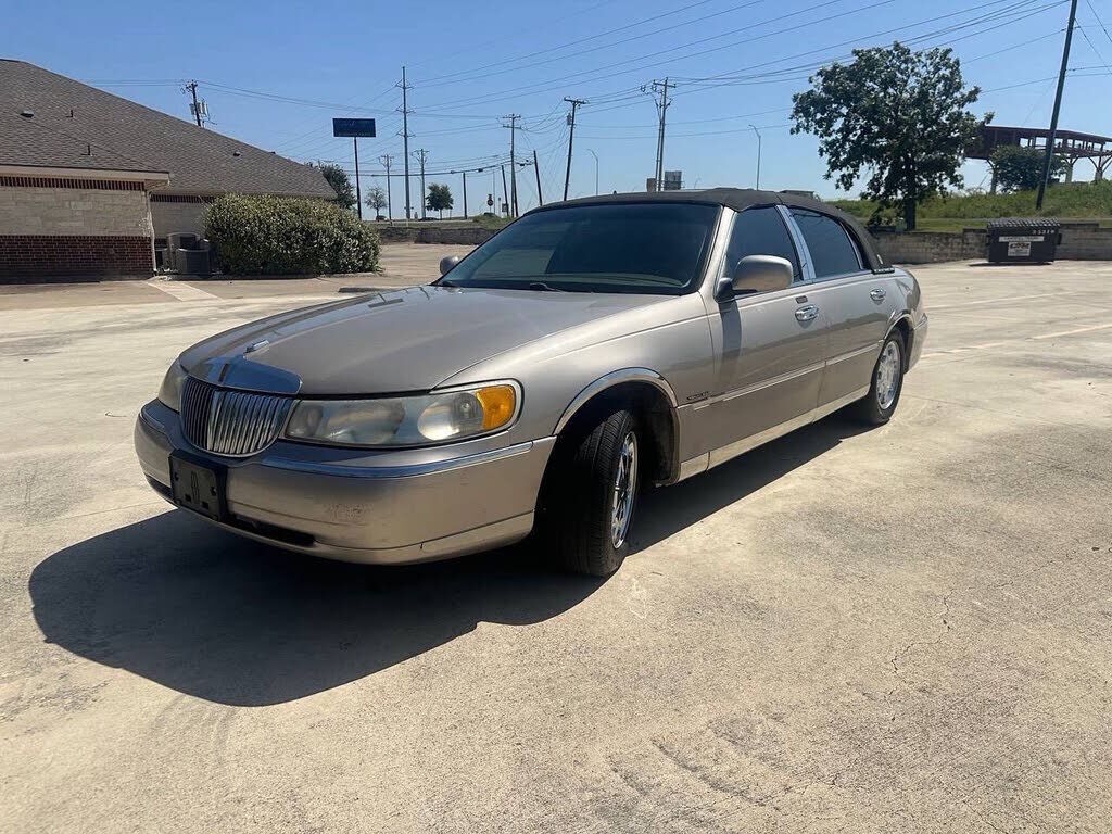 2000 LINCOLN Town Car