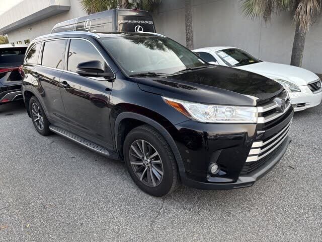 2019 TOYOTA Highlander