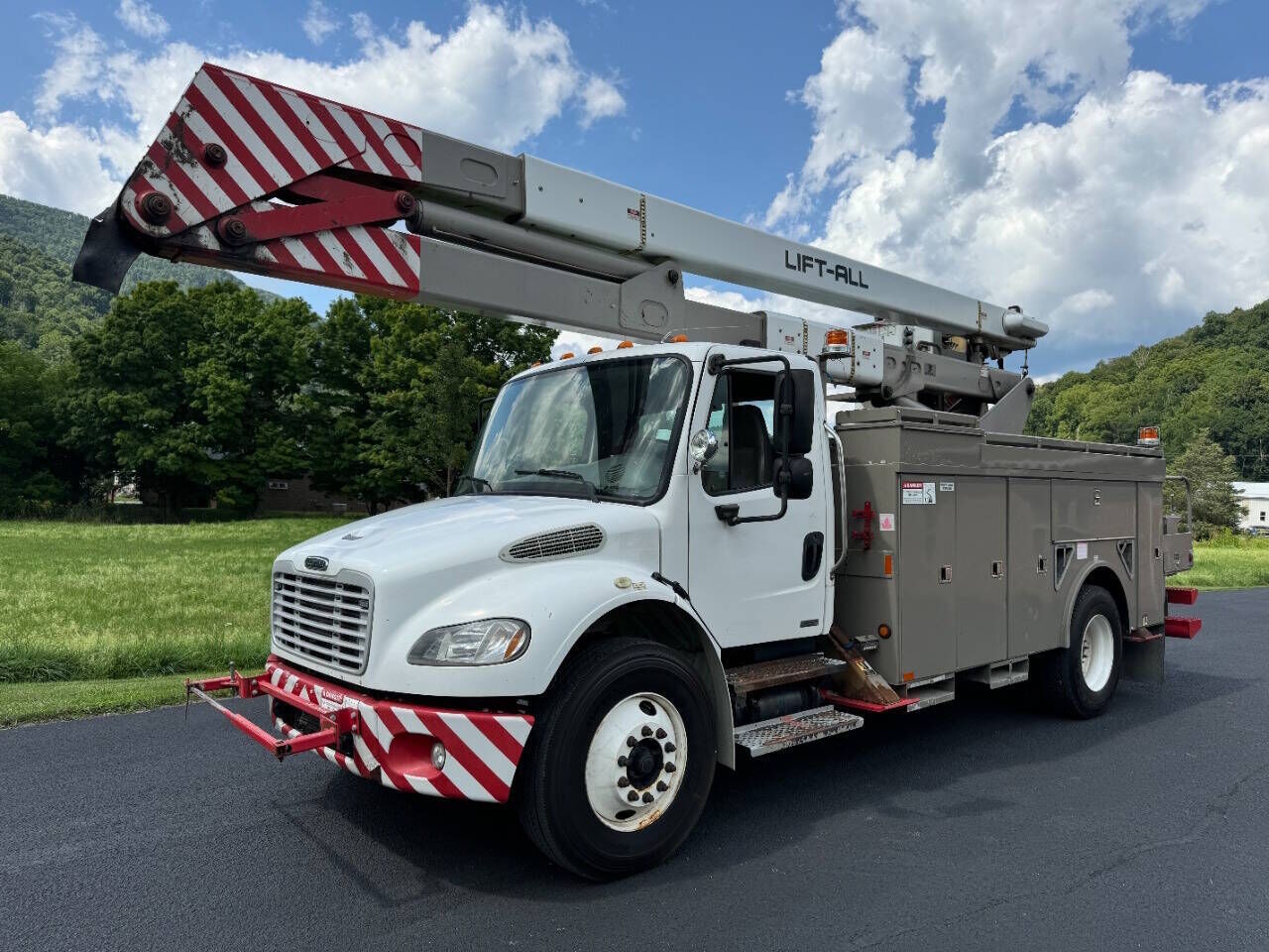 2007 FREIGHTLINER M2
