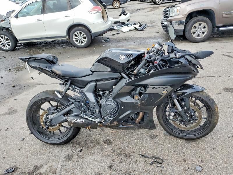 2025 YAMAHA YZF