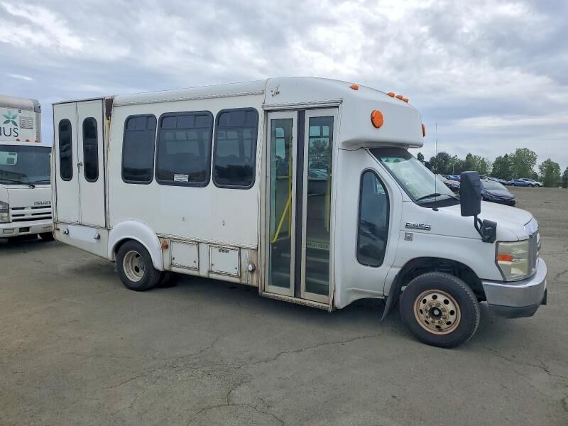 2009 FORD E-450