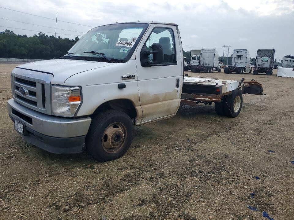 2022 FORD E-350