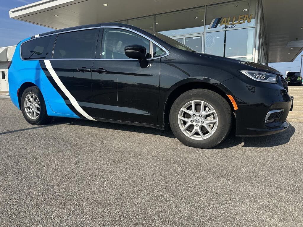 2023 CHRYSLER Pacifica