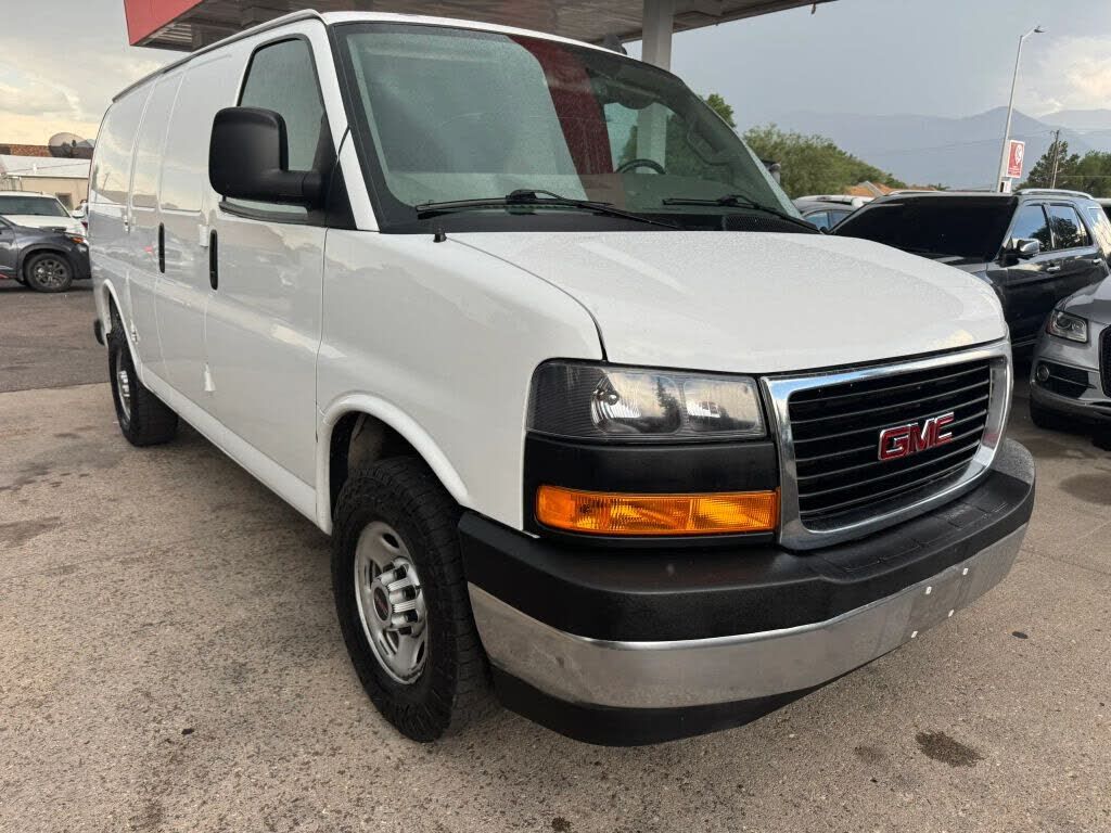 2022 GMC Savana